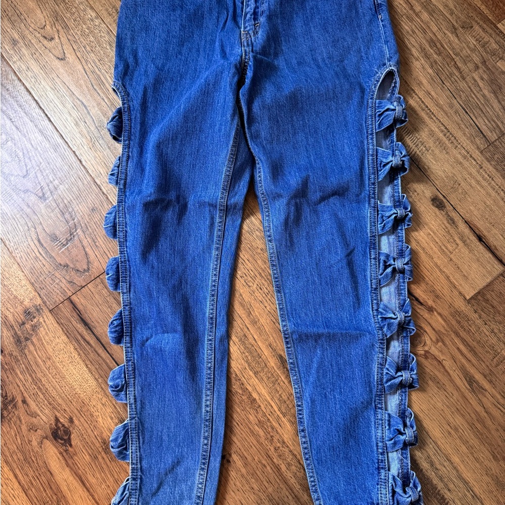 Side cutout denim jeans